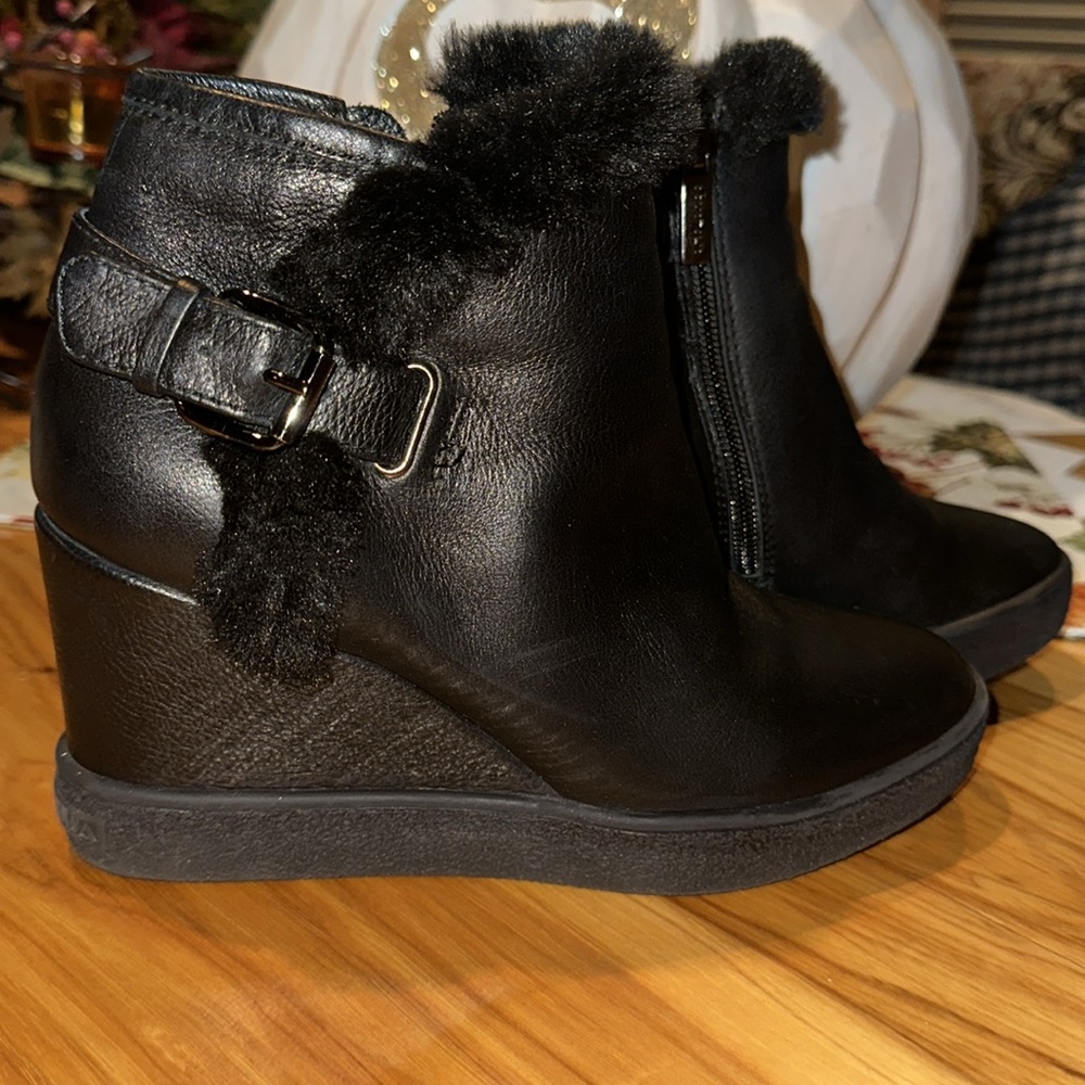 Aquatalia wedge booties preowned 6.5